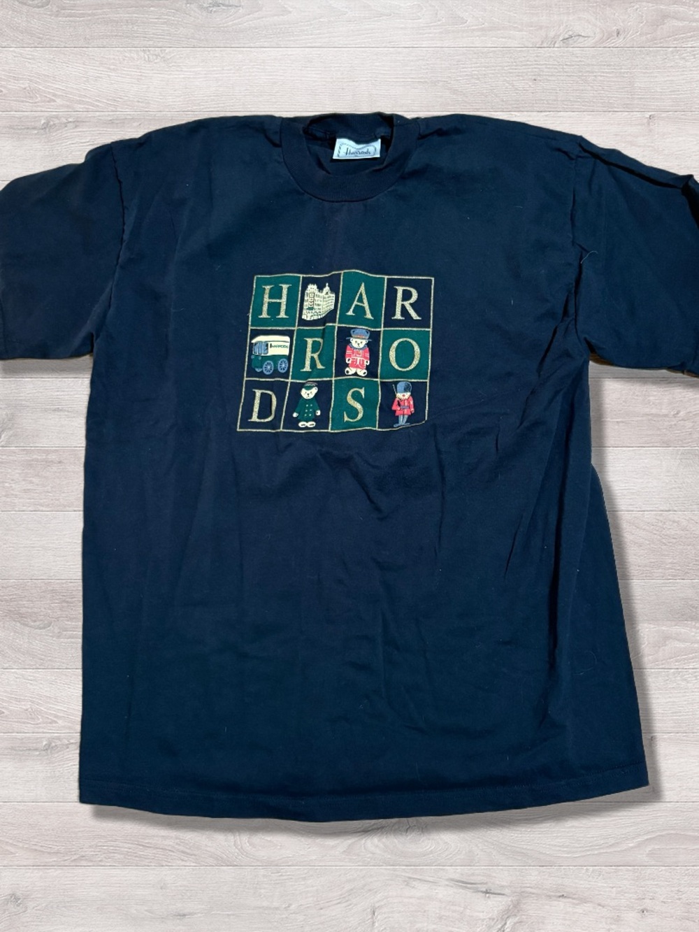 Vintage Harrods Knightsbridge T-Shirt Shirt Sleeve Single Stitch Black XL